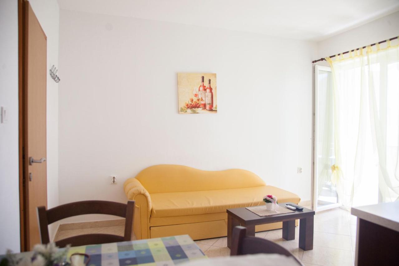 Apartamento Haus Toni Ražanac Exterior foto