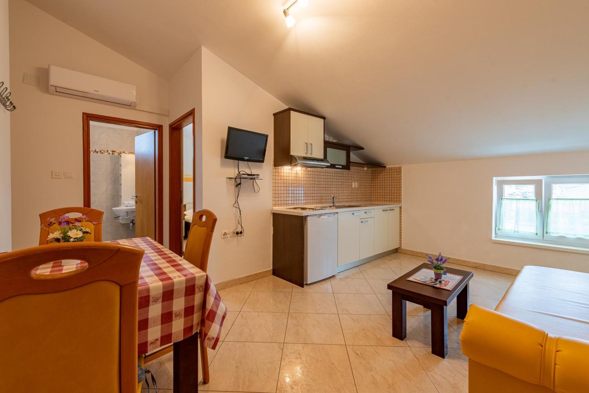 Apartamento Haus Toni Ražanac Exterior foto