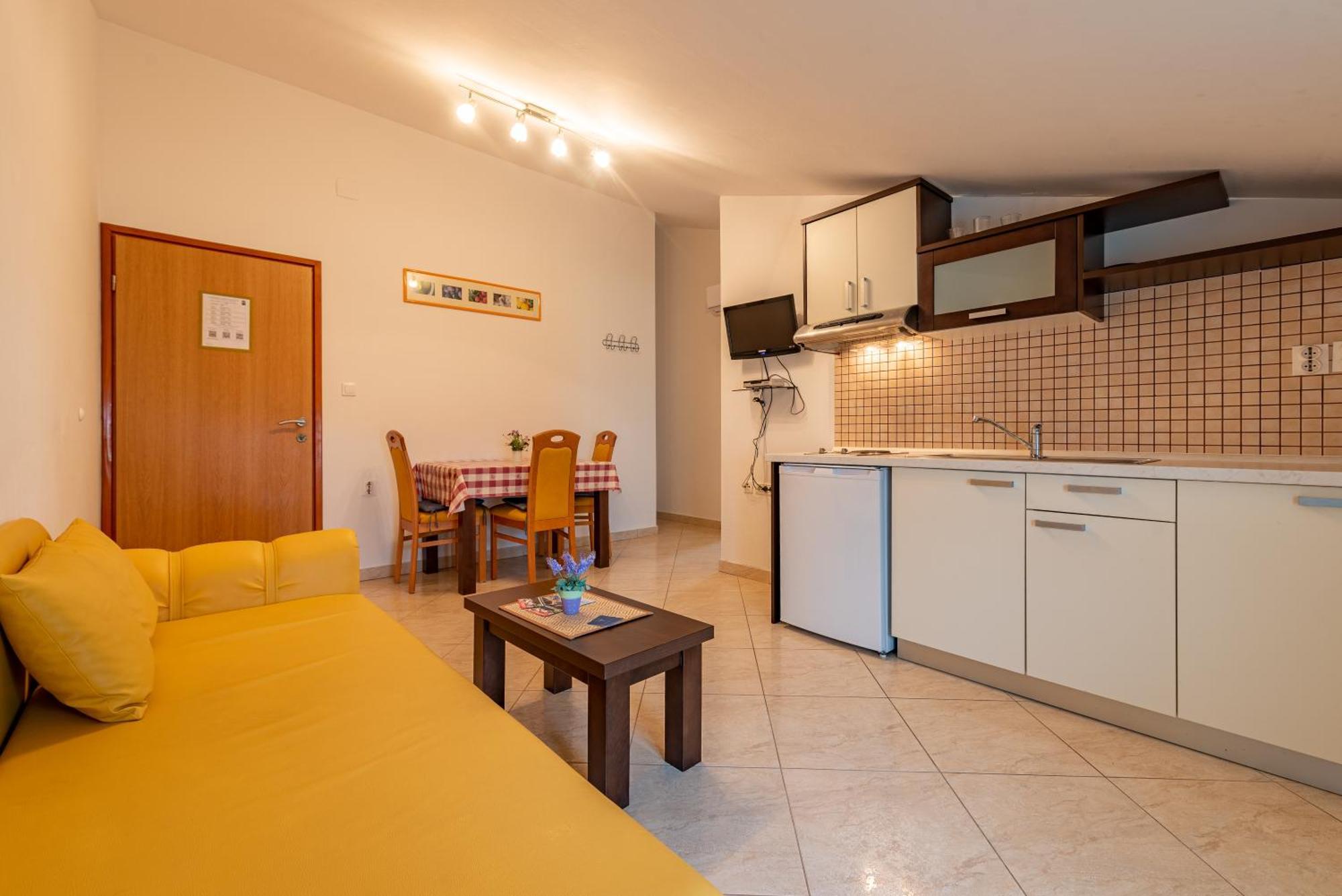 Apartamento Haus Toni Ražanac Exterior foto
