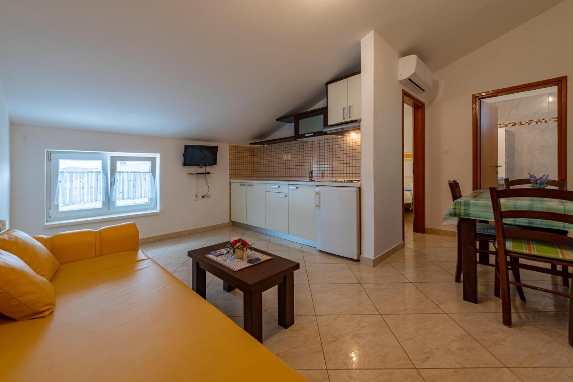 Apartamento Haus Toni Ražanac Habitación foto